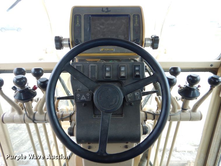 image for item DG8738 2005 Caterpillar 140H  motor grader