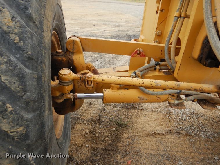 image for item DG8738 2005 Caterpillar 140H  motor grader