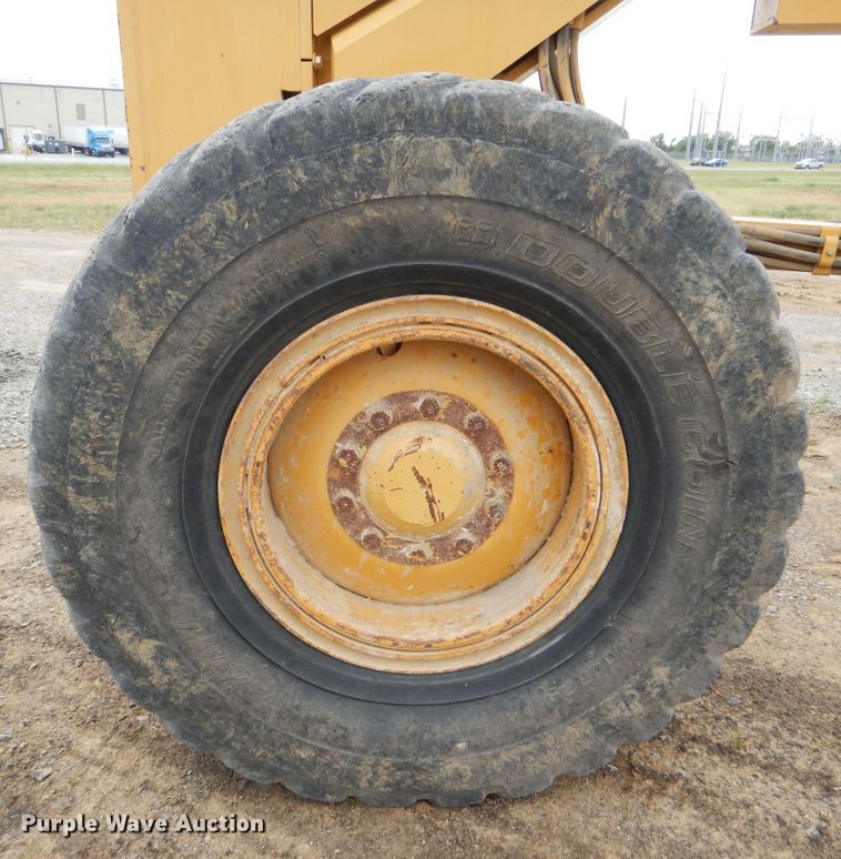 image for item DG8738 2005 Caterpillar 140H  motor grader