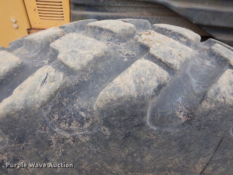 image for item DG8738 2005 Caterpillar 140H  motor grader