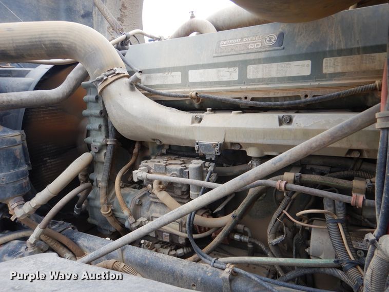 image for item DG8739 1993 International 9400  tank truck