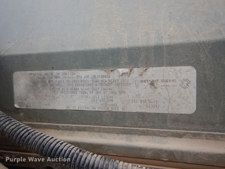 image for item DG8739 1993 International 9400  tank truck