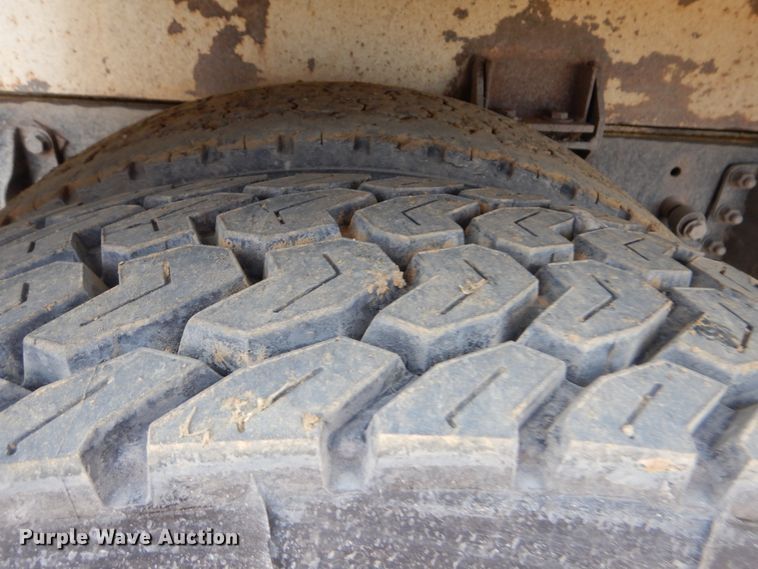 image for item DG8739 1993 International 9400  tank truck