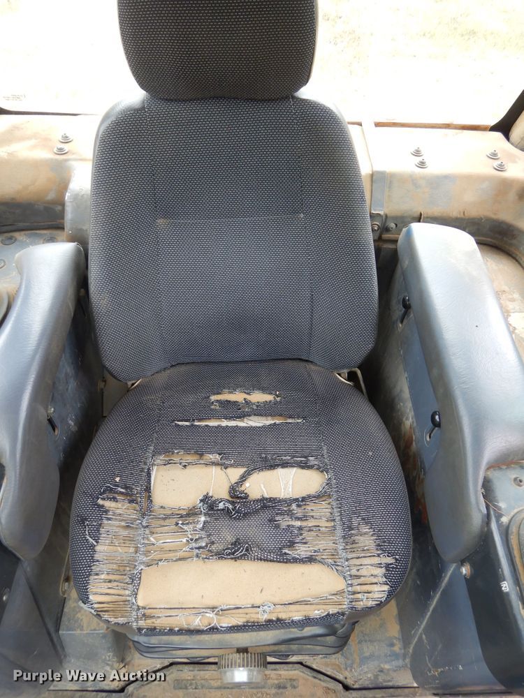 image for item HS9701 2005 Komatsu 39EX  dozer