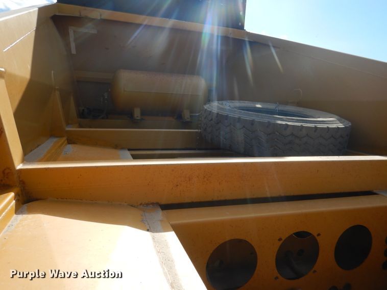 image for item DG4503 2007 Midland MG42 TC3000 bottom dump trailer