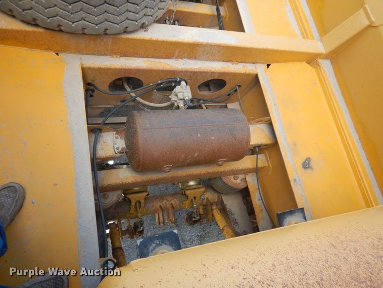 image for item DG4503 2007 Midland MG42 TC3000 bottom dump trailer