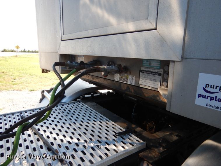 image for item DG5987 2006 Fontaine Renegade conestoga trailer