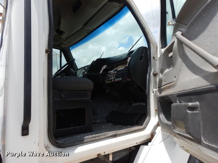 image for item DG6812 2000 Sterling A-Line  semi truck