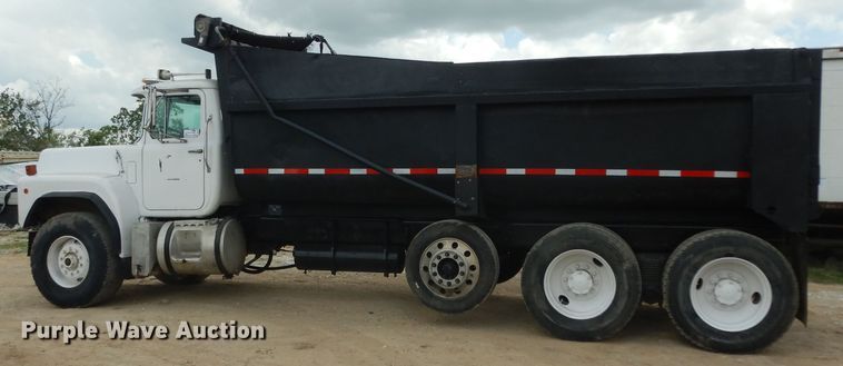 image for item DG6814 2002 Mack RD688S dump truck