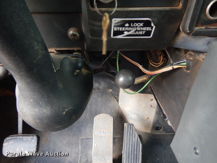 image for item DG6814 2002 Mack RD688S dump truck