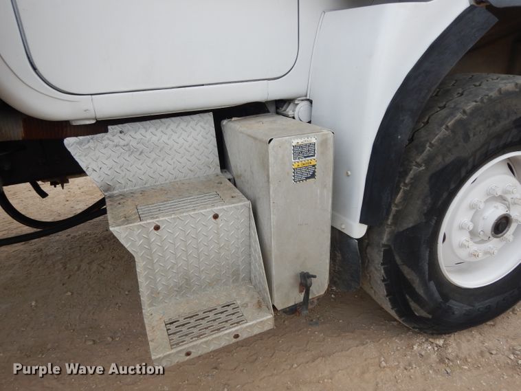 image for item DG6814 2002 Mack RD688S dump truck