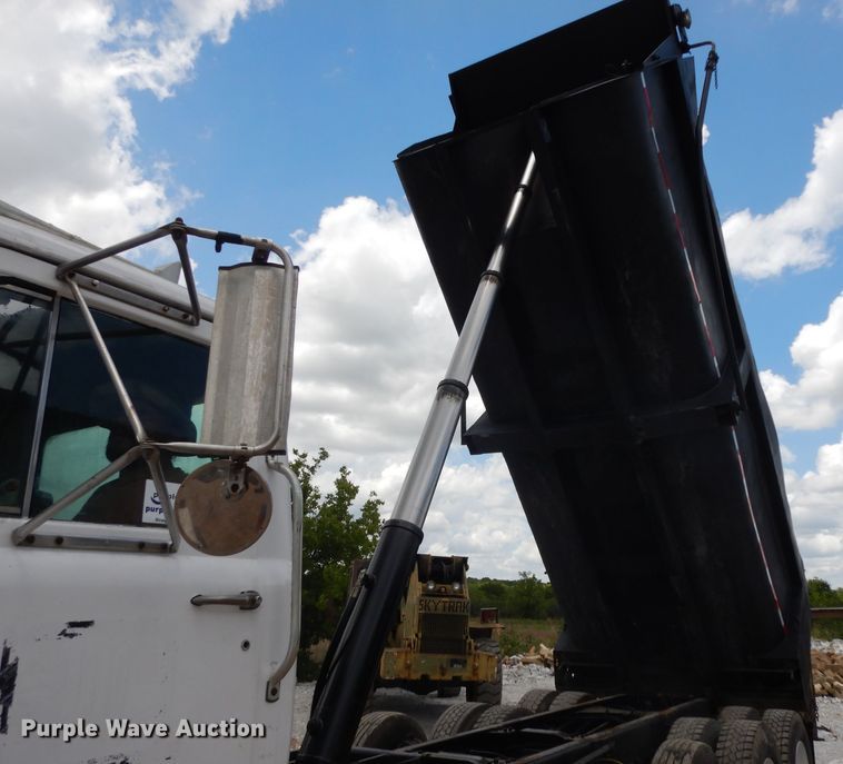 image for item DG6814 2002 Mack RD688S dump truck