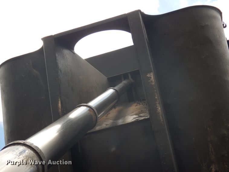 image for item DG6814 2002 Mack RD688S dump truck