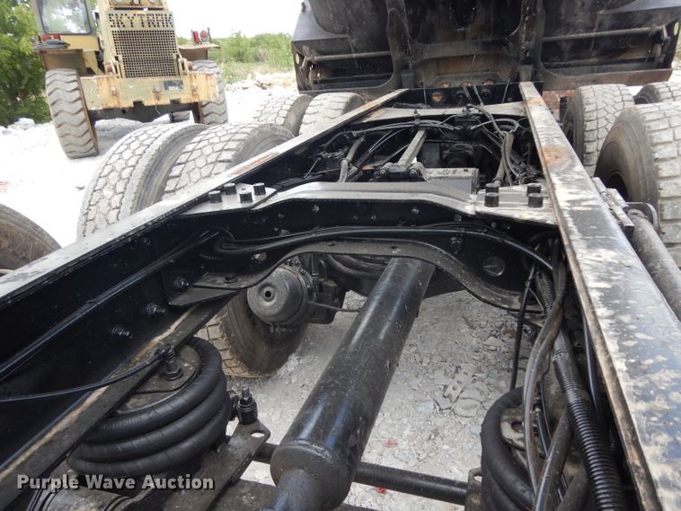 image for item DG6814 2002 Mack RD688S dump truck