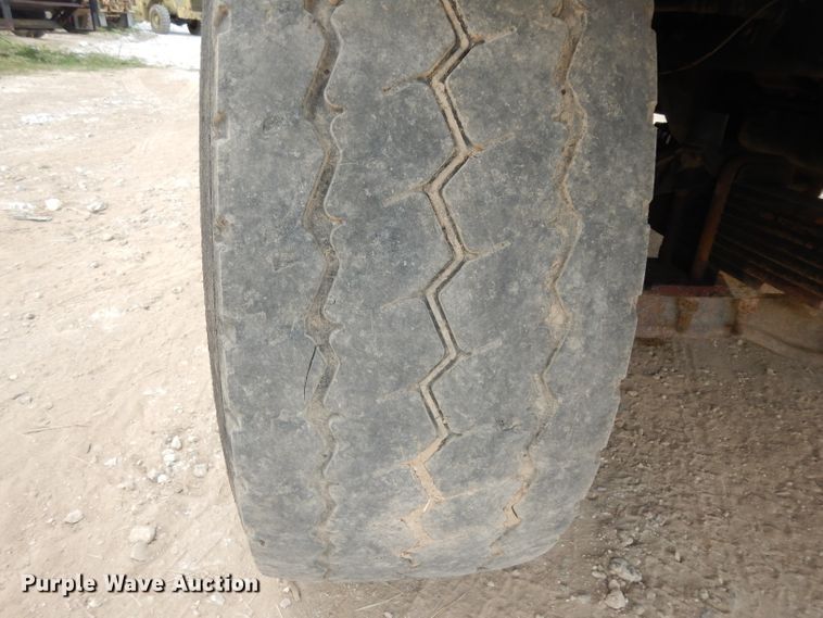 image for item DG6814 2002 Mack RD688S dump truck