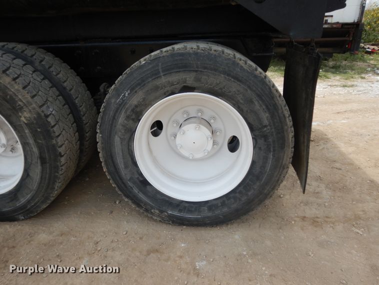 image for item DG6814 2002 Mack RD688S dump truck