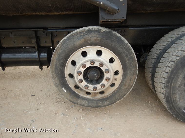 image for item DG6814 2002 Mack RD688S dump truck