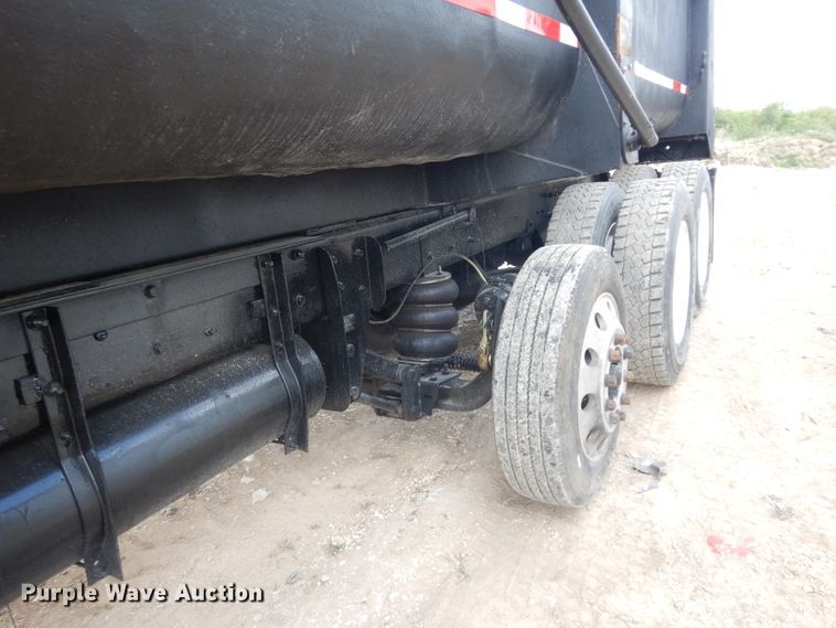 image for item DG6814 2002 Mack RD688S dump truck