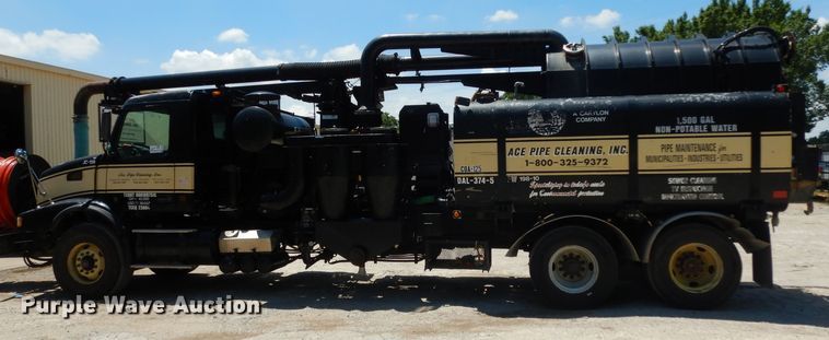 image for item DG6825 2003 Volvo VE D12  sewer jetter / vacuum truck