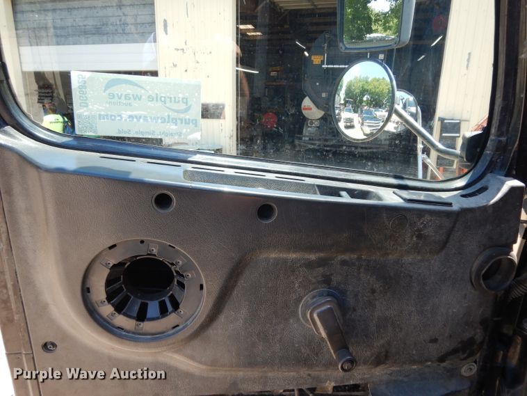 image for item DG6825 2003 Volvo VE D12  sewer jetter / vacuum truck