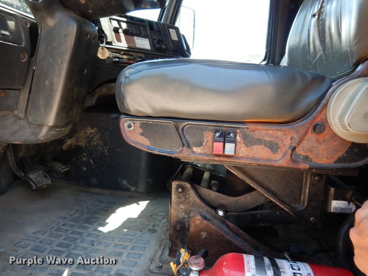 image for item DG6825 2003 Volvo VE D12  sewer jetter / vacuum truck