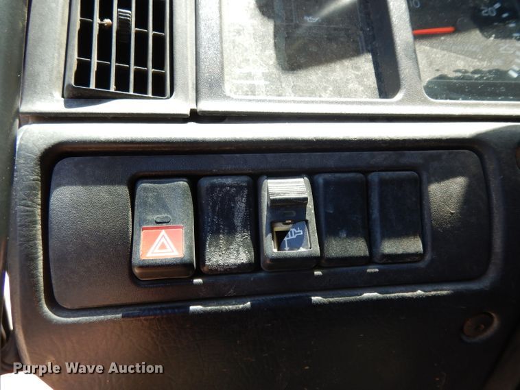 image for item DG6825 2003 Volvo VE D12  sewer jetter / vacuum truck