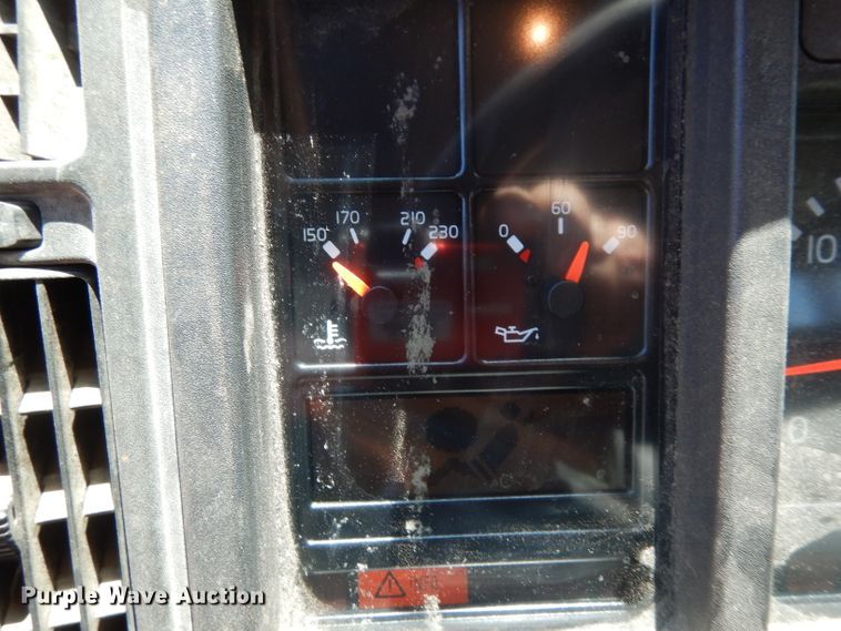 image for item DG6825 2003 Volvo VE D12  sewer jetter / vacuum truck