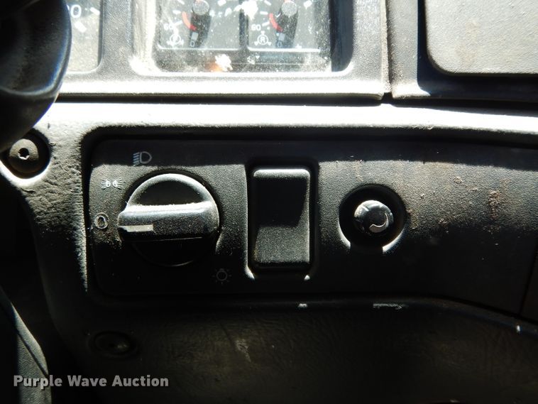 image for item DG6825 2003 Volvo VE D12  sewer jetter / vacuum truck