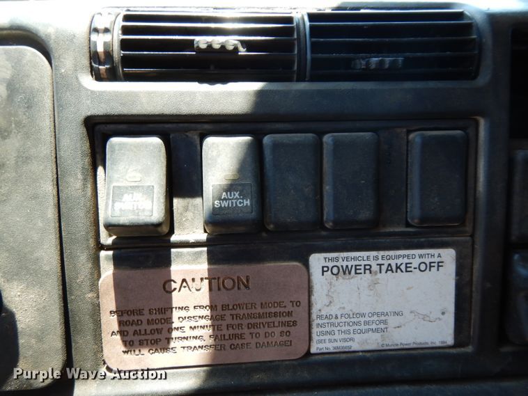 image for item DG6825 2003 Volvo VE D12  sewer jetter / vacuum truck