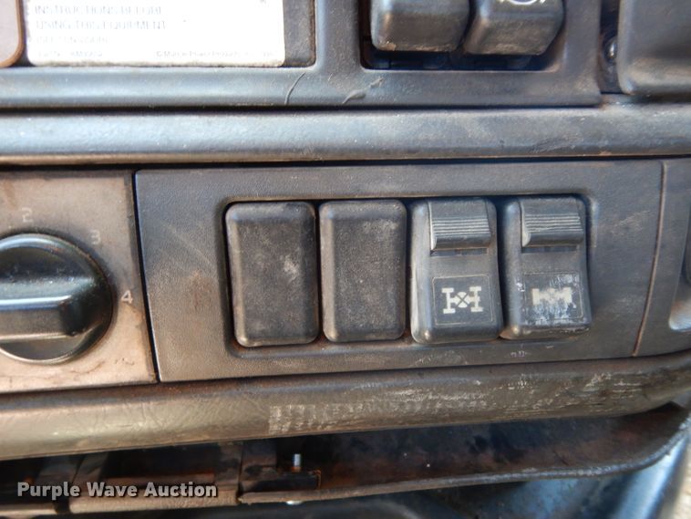 image for item DG6825 2003 Volvo VE D12  sewer jetter / vacuum truck