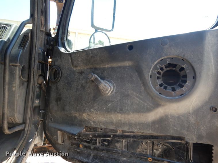 image for item DG6825 2003 Volvo VE D12  sewer jetter / vacuum truck