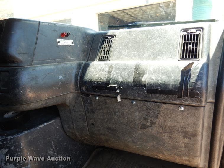 image for item DG6825 2003 Volvo VE D12  sewer jetter / vacuum truck