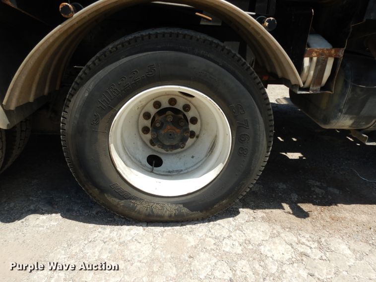 image for item DG6825 2003 Volvo VE D12  sewer jetter / vacuum truck