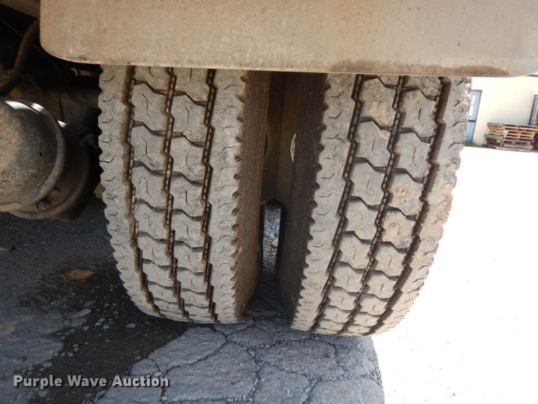 image for item DG6825 2003 Volvo VE D12  sewer jetter / vacuum truck