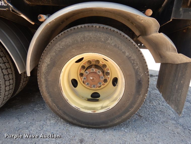 image for item DG6825 2003 Volvo VE D12  sewer jetter / vacuum truck