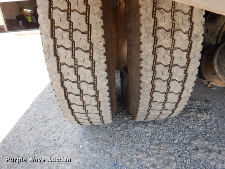 image for item DG6825 2003 Volvo VE D12  sewer jetter / vacuum truck