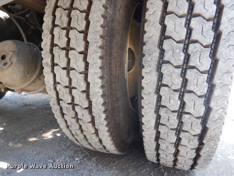 image for item DG6825 2003 Volvo VE D12  sewer jetter / vacuum truck