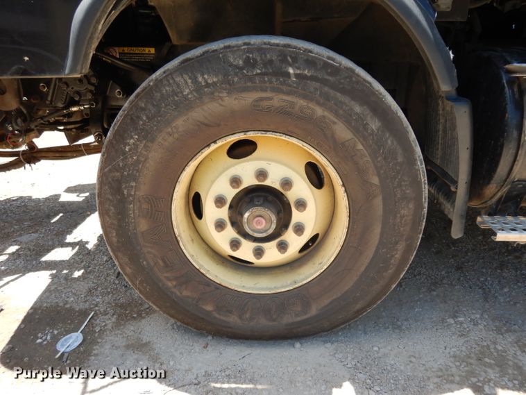 image for item DG6825 2003 Volvo VE D12  sewer jetter / vacuum truck