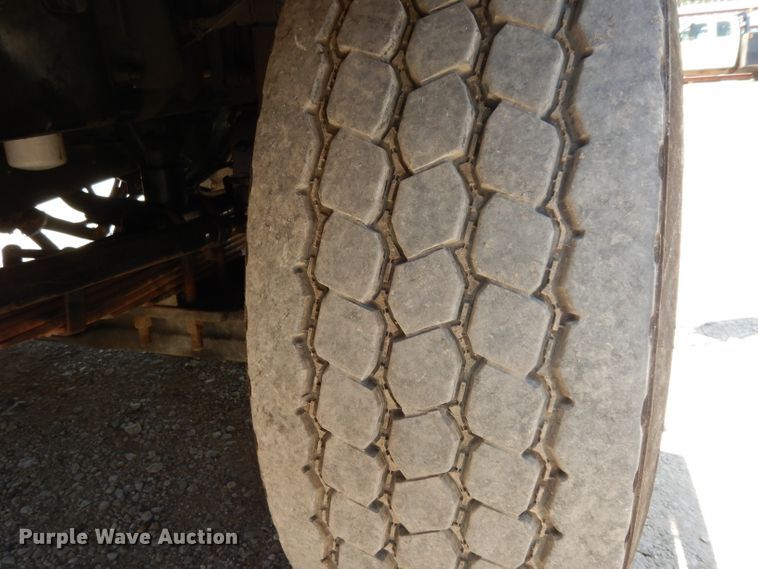 image for item DG6825 2003 Volvo VE D12  sewer jetter / vacuum truck