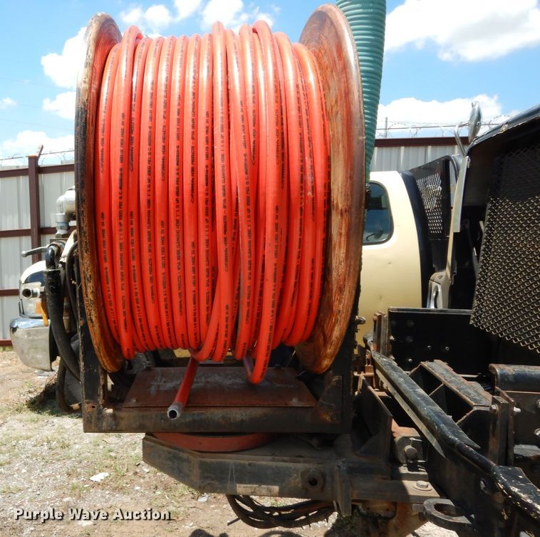 image for item DG6825 2003 Volvo VE D12  sewer jetter / vacuum truck