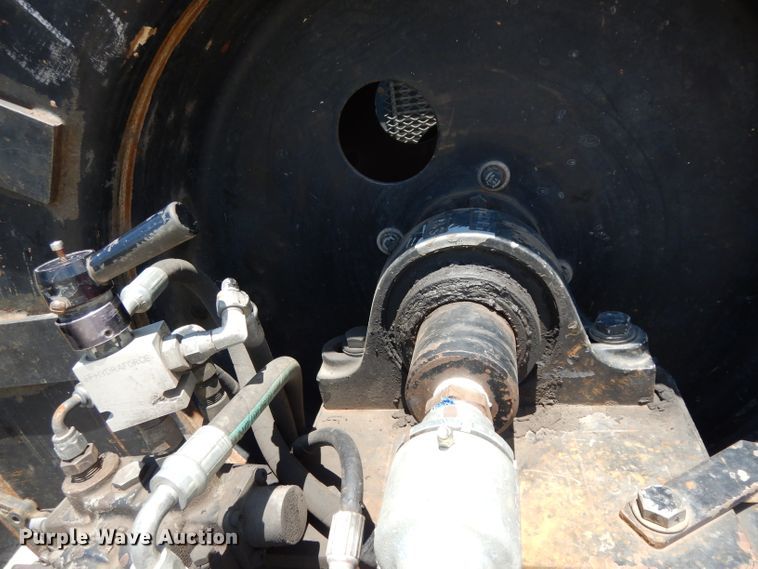 image for item DG6825 2003 Volvo VE D12  sewer jetter / vacuum truck