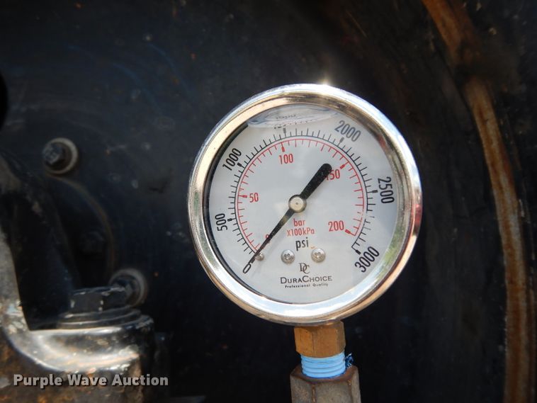 image for item DG6825 2003 Volvo VE D12  sewer jetter / vacuum truck