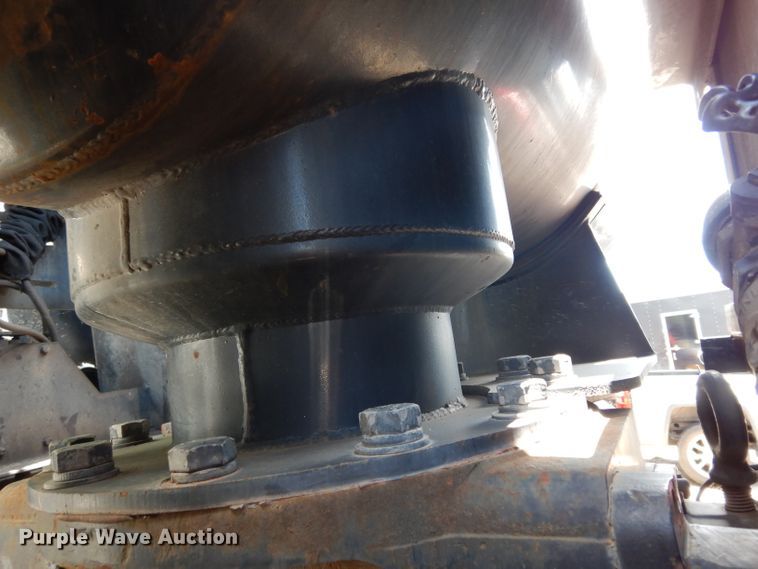 image for item DG6825 2003 Volvo VE D12  sewer jetter / vacuum truck