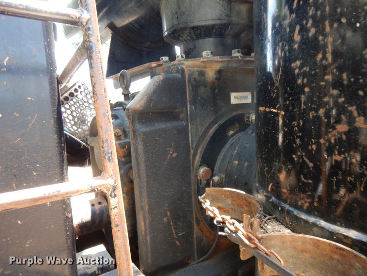 image for item DG6825 2003 Volvo VE D12  sewer jetter / vacuum truck