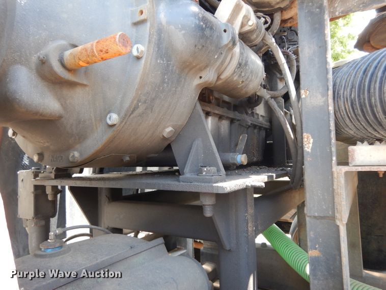 image for item DG6825 2003 Volvo VE D12  sewer jetter / vacuum truck