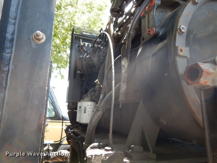 image for item DG6825 2003 Volvo VE D12  sewer jetter / vacuum truck