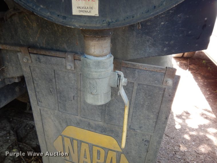 image for item DG6825 2003 Volvo VE D12  sewer jetter / vacuum truck