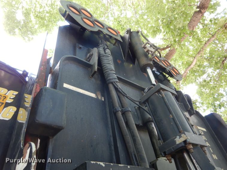 image for item DG6825 2003 Volvo VE D12  sewer jetter / vacuum truck