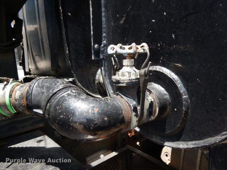 image for item DG6825 2003 Volvo VE D12  sewer jetter / vacuum truck