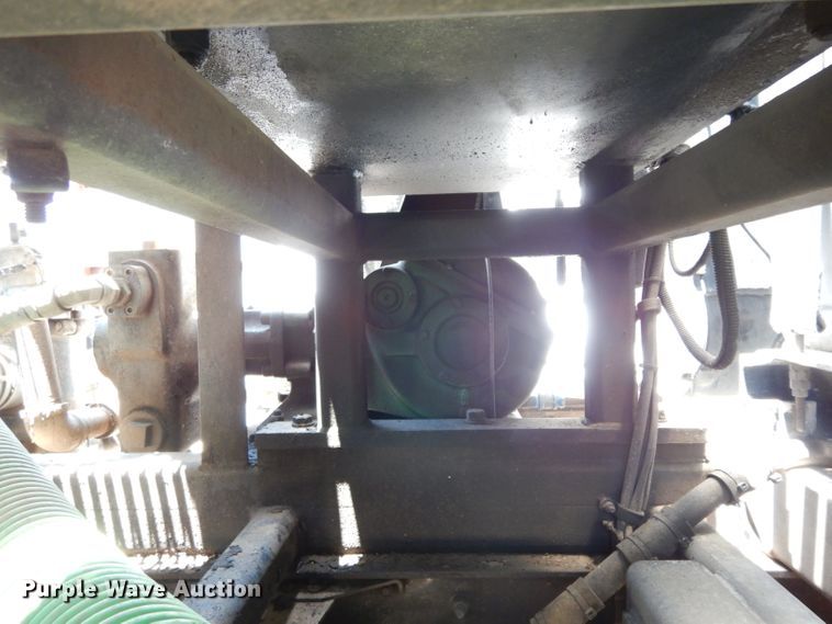 image for item DG6825 2003 Volvo VE D12  sewer jetter / vacuum truck